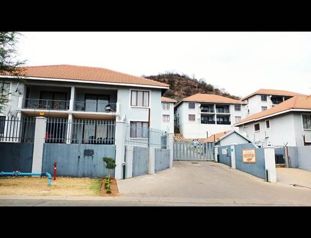 3 BEDROOM APARTMENT FOR SALE IN WINCHESTER HILLS